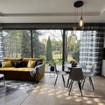 Location d’un appartement élégant de 3 pièces avec jardin privé, 54 m², Zwierzyniec, Cracovie, Pologne